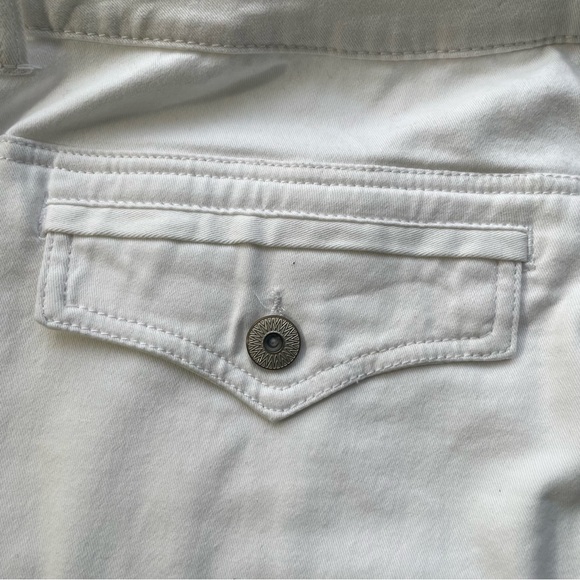 Roz & Ali Women's Denim Button Down Skirt Off-White Size 22 - Picture 6 of 8